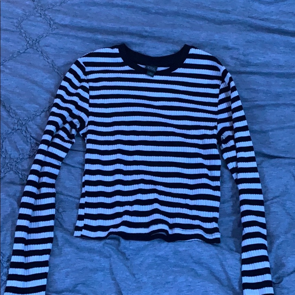 Striped long sleeve crop top